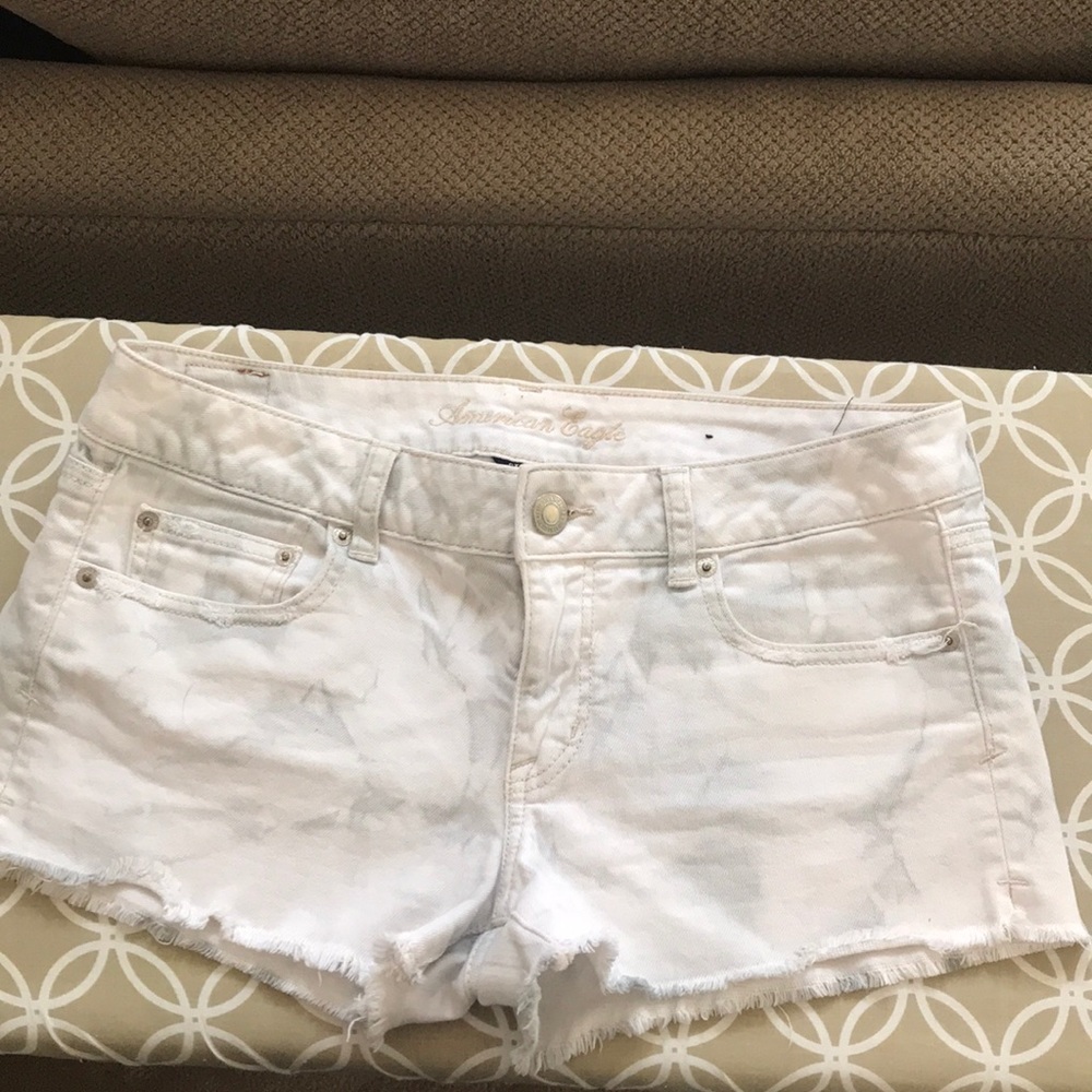 White tie-dye American Eagle shorts